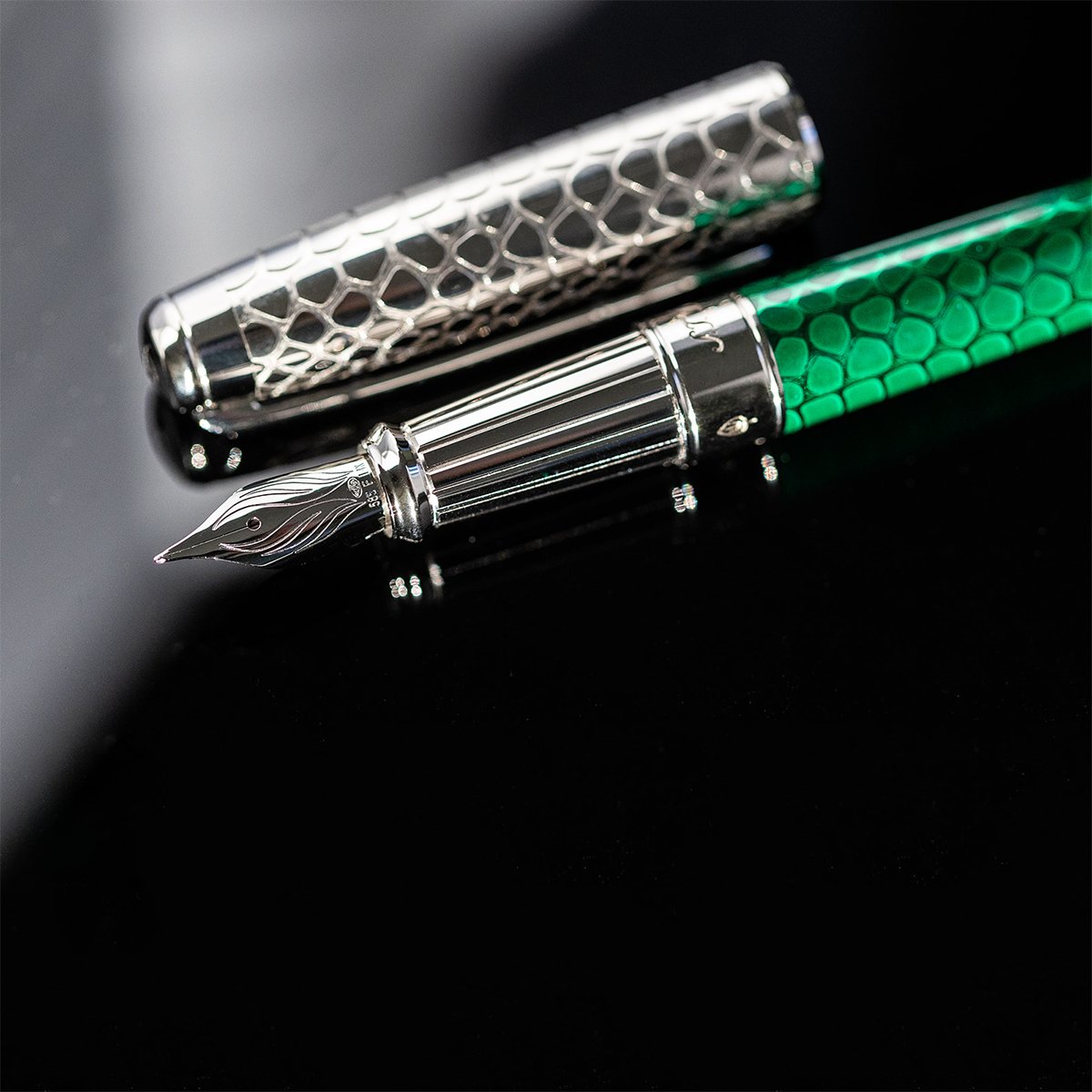 S T Dupont Line D Fountain Pen - Wild Eternity - Green (Large)-Pen Boutique Ltd