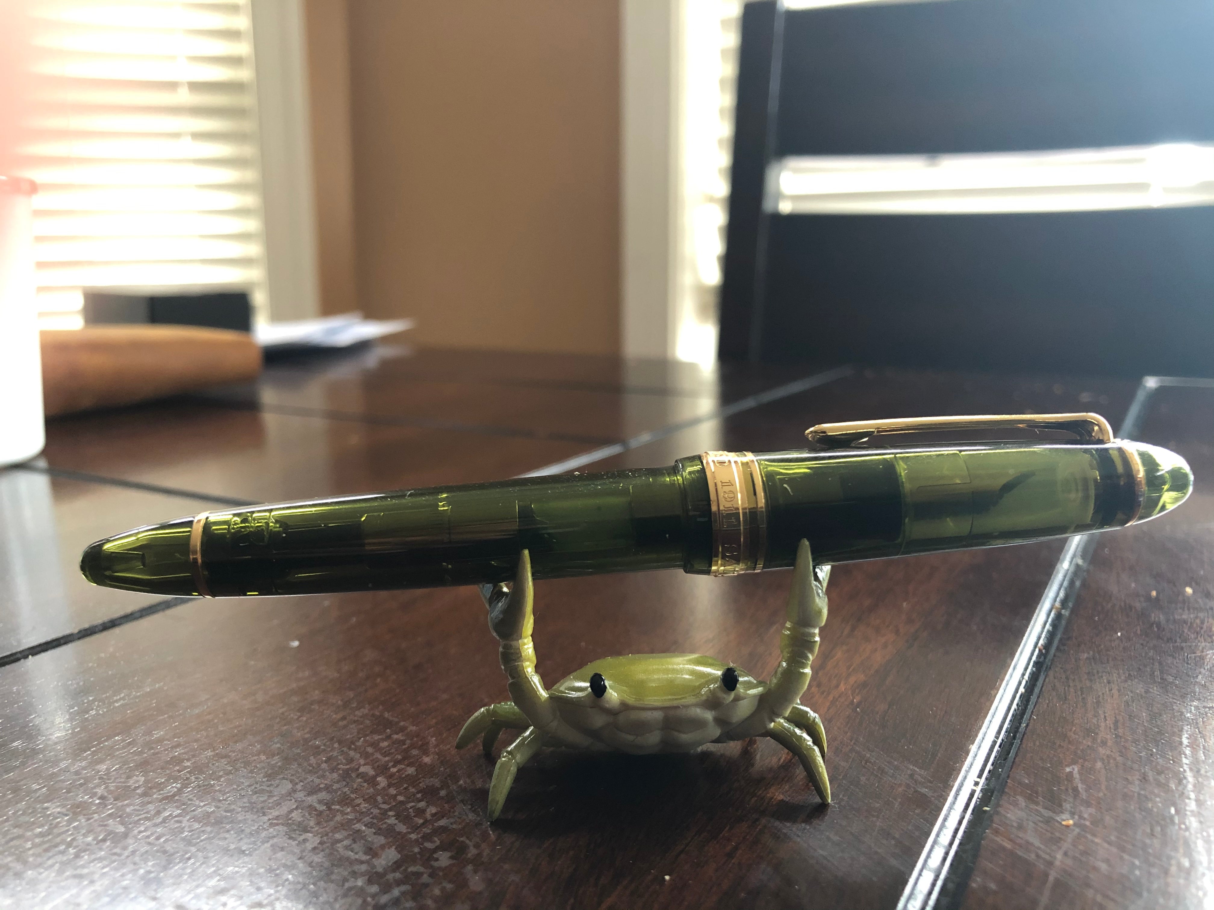 Pen Boutique Crab Pen Holder - Deep Green Matcha-Pen Boutique Ltd