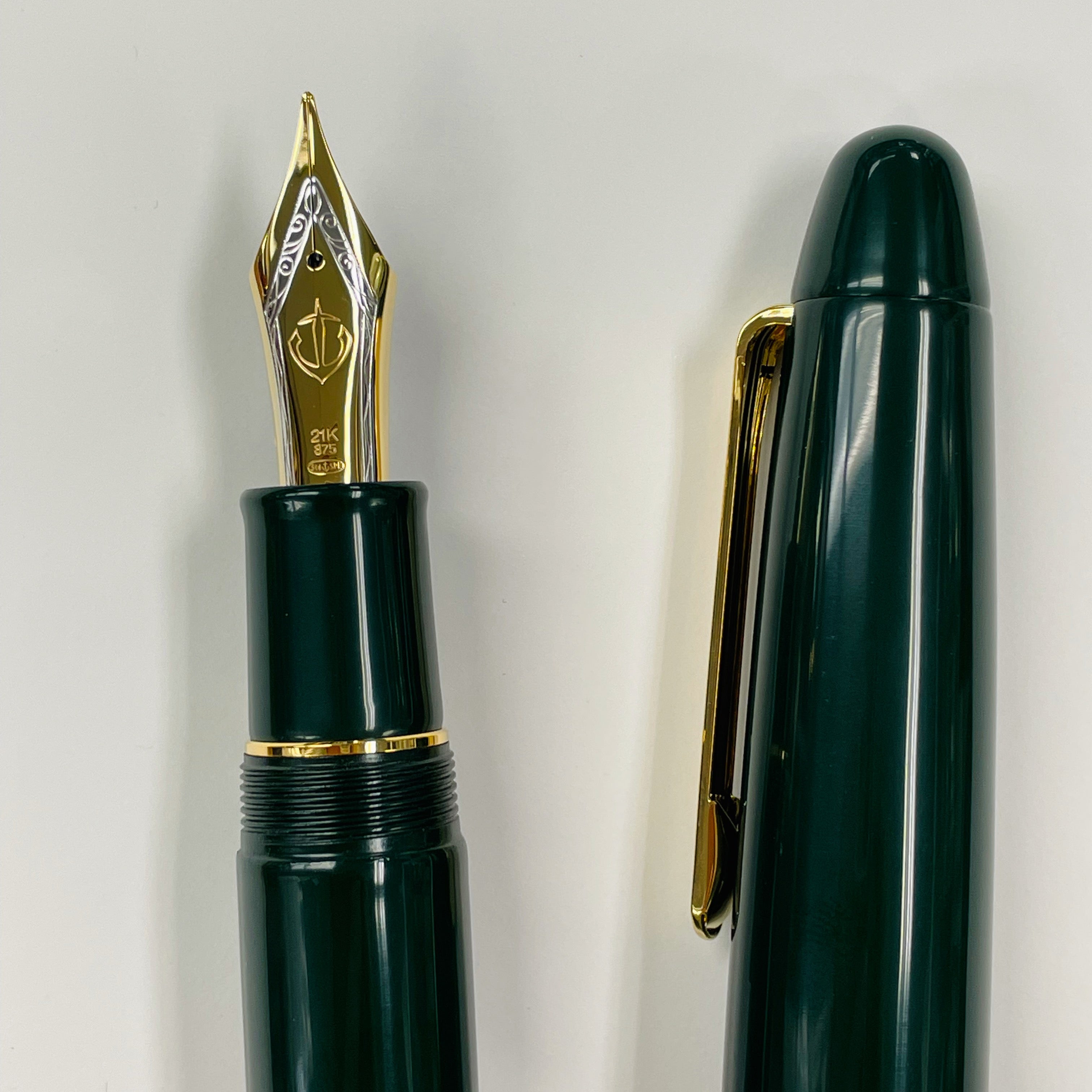 Sailor Fountain Pen - King of Pens - Urushi 'Kaga' Pine Green (Bespoke Dealer Exclusive)-Pen Boutique Ltd