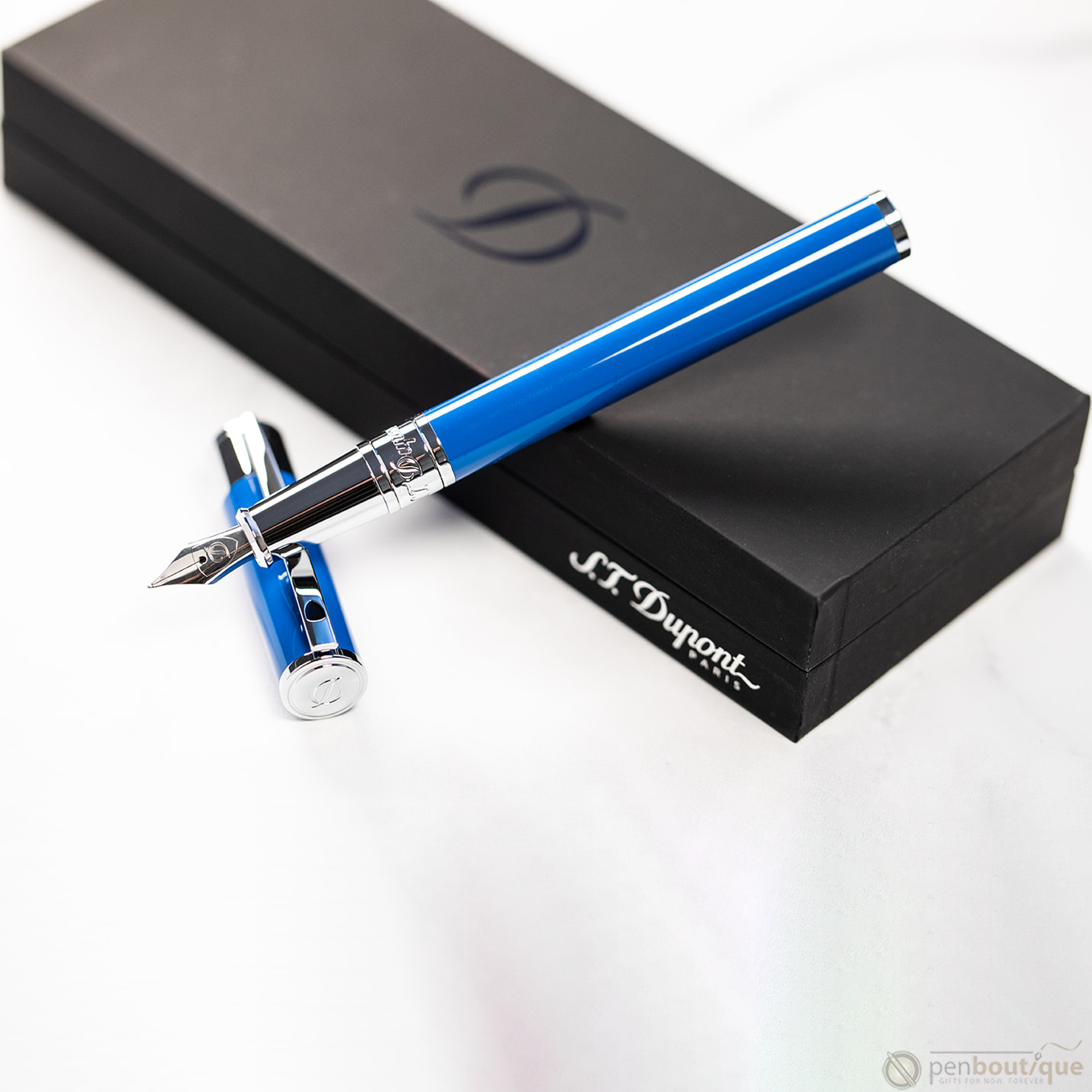 S T Dupont D-Initial Fountain Pen - Electric Blue-Pen Boutique Ltd